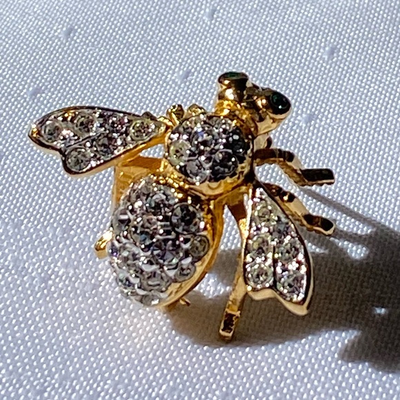 Vintage Joan Rivers Signed Bee Brooch Pin Gold Tone Clear Rhinestone Green Eyes - Picture 3 of 14
